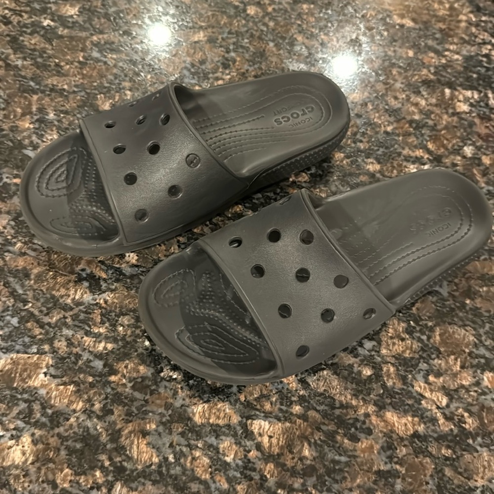 Crocs Slides - Size M5/W7